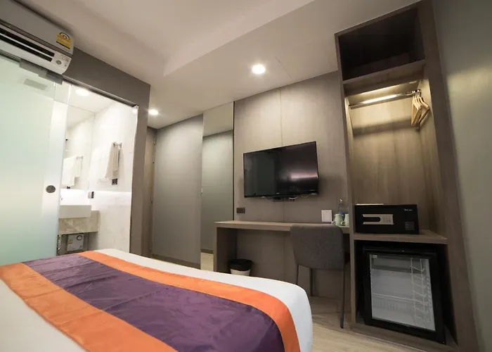 Hotel Ekamai 3*