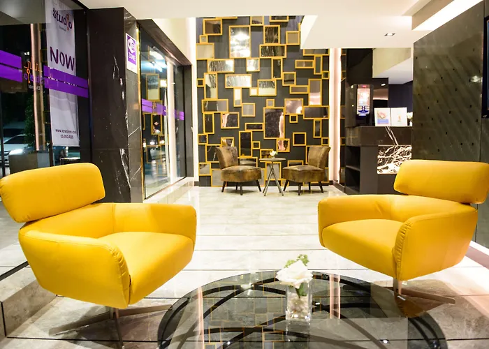 Hotel Ekamai 3*