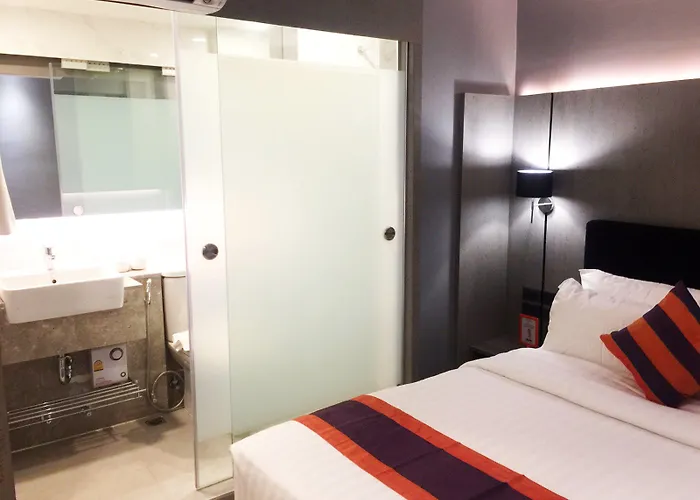Hotel Ekamai 3*