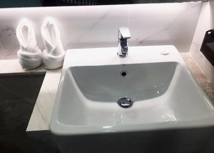 Ekamai Hotel 3*