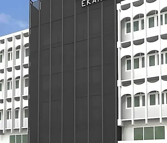 Ekamai Hotel