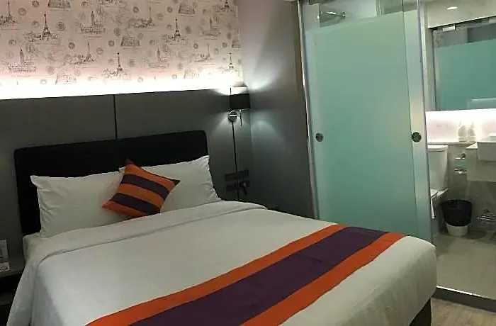 Ekamai Hotel