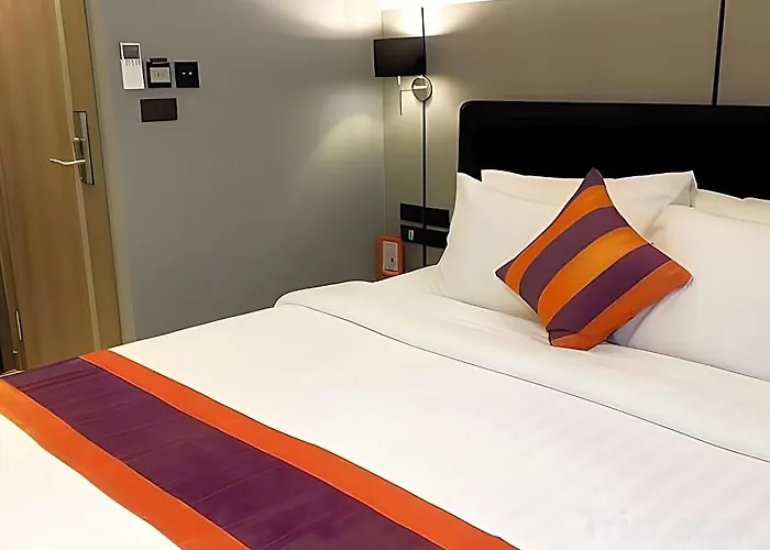 Ekamai Hotel