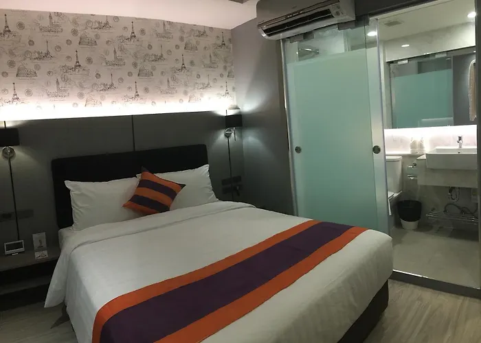 Hotel Ekamai 3*